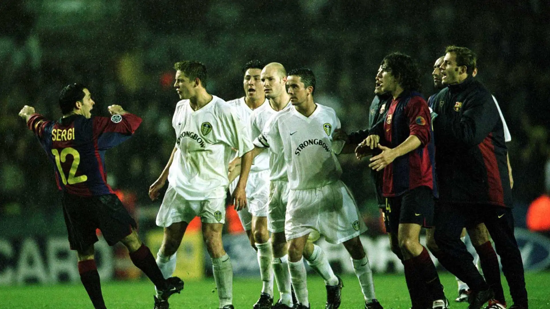 لیدز یونایتد در فصل ۲۰۰۰/۲۰۰۱ به جمع چهار تیم برتر لیگ قهرمانان اروپا راه یافت.