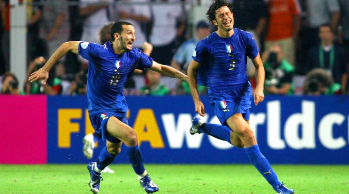 © Giampiero SpositoLaPresse
sport - calcio
Dortmund 04/07/2006
Campionato del Mondo Germania 2006
Semifinale
Italia-Germania
Nella foto l'esultanza di Fabio Grosso dopo la rete festeggiato da Gianluca Zambrotta