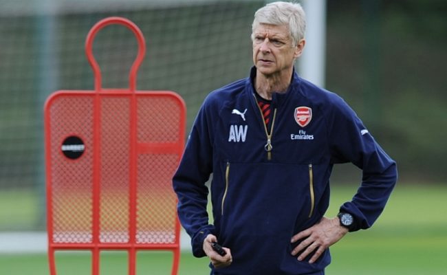 ST ALBANS, ENGLAND - AUGUST 06:  Arsenal manager Arsene Wenger during a training session at London Colney on August 6, 2015 in St Albans, England.  (Photo by Stuart MacFarlane/Arsenal FC via Getty Images)